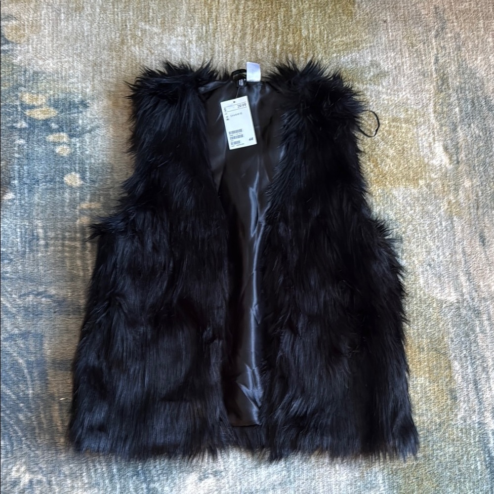 H&M Black Faux Fur Vest